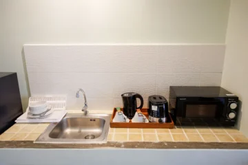 Deluxe King Garden View Amenity