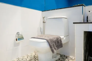 Deluxe King Pool View Amenity